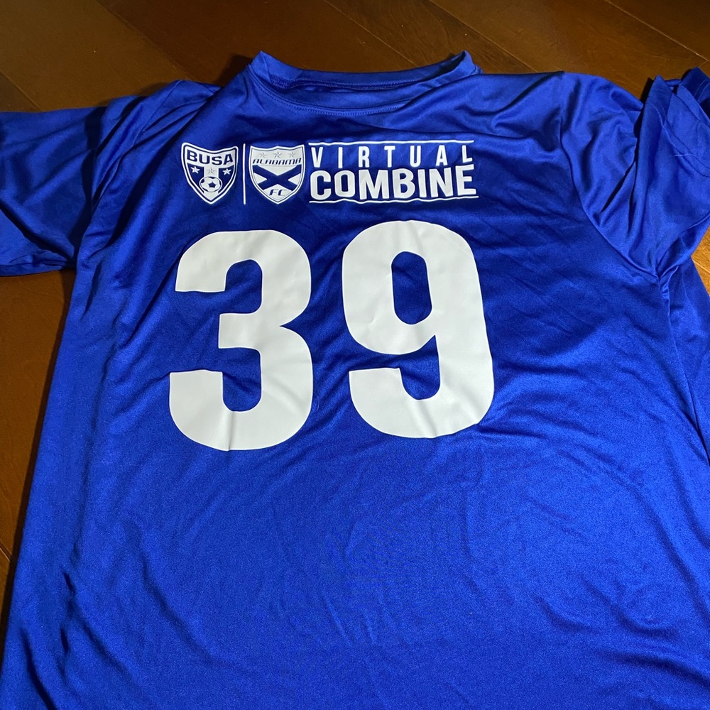 A men’s medium shirt